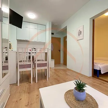 Charming Studio In Center شقة *