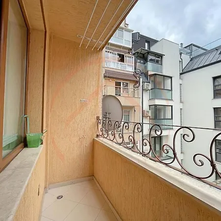 Διαμέρισμα Charming Studio In Center Βάρνα