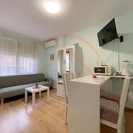 Charming Studio In Center Várna